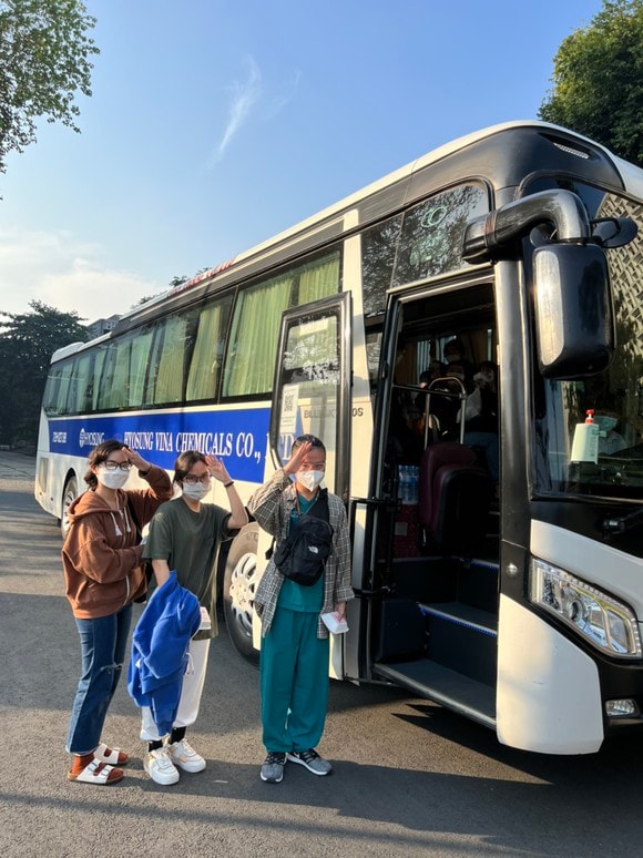 Các tình nguyện viên chọn tết xa nhà để chăm sóc người mắc Covid-19