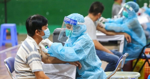 Từ kinh nghiệm của TPHCM, cần thần tốc tiêm chủng vaccine Covid-19 hơn nữa