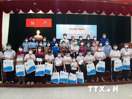 Mang “Xuân yêu thương-Tết nghĩa tình” đến với trẻ em mồ côi do dịch