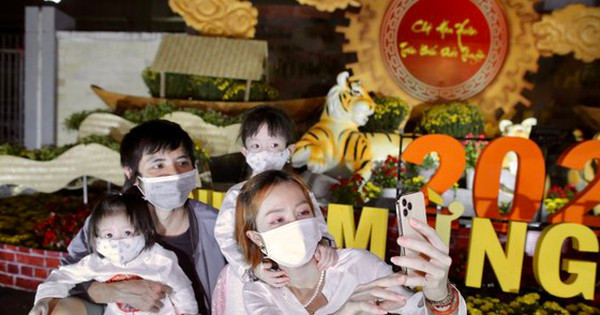 Hôm nay 29-1 (27 Tết): Khai mạc đường hoa, đường sách tết