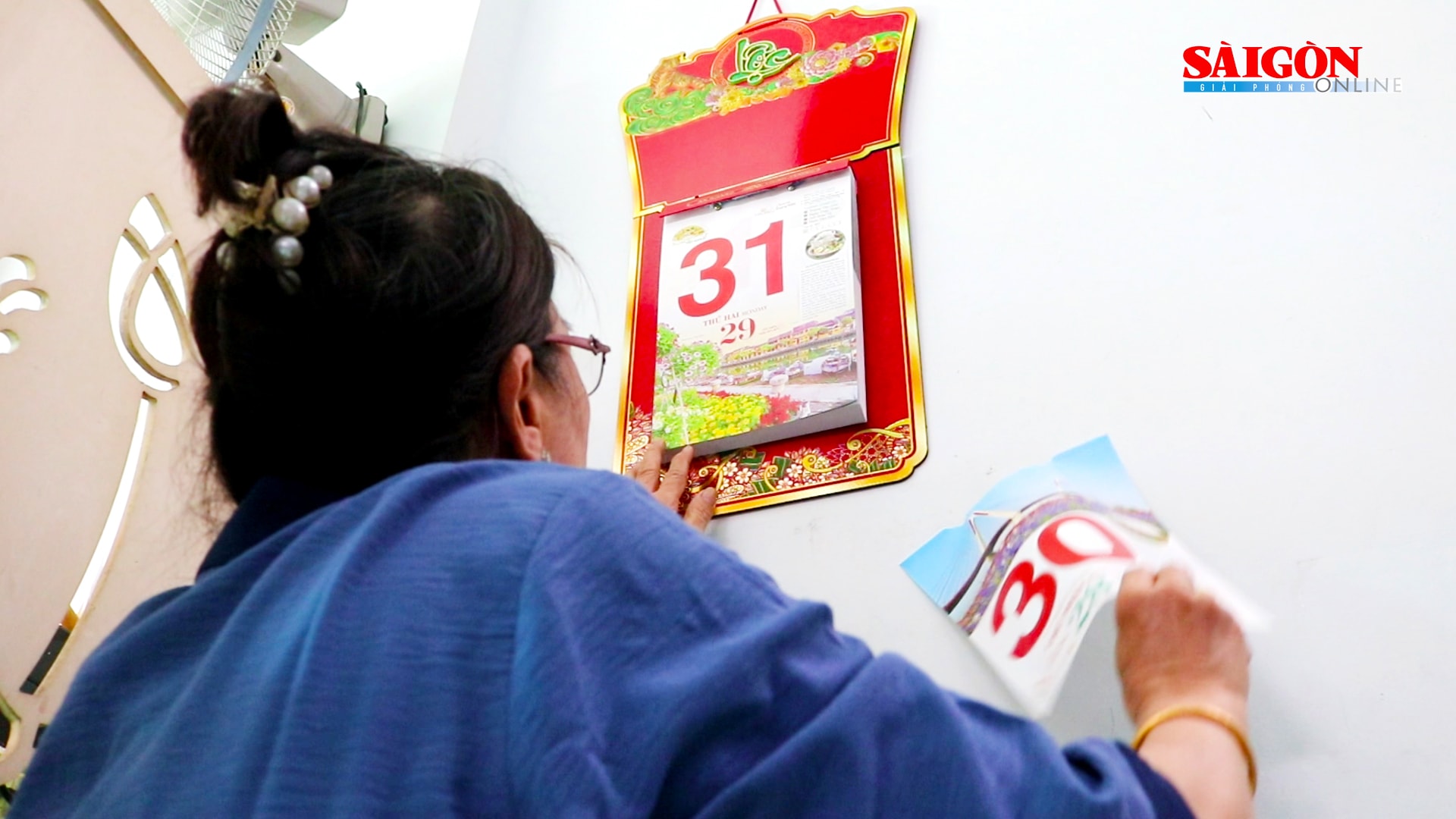 Bữa cơm chiều cuối năm: Sum họp ấm áp, đong đầy yêu thương