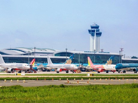 Vé máy bay sau Tết: Nhiều chặng đến TP.HCM khan vé, giá cao chót vót