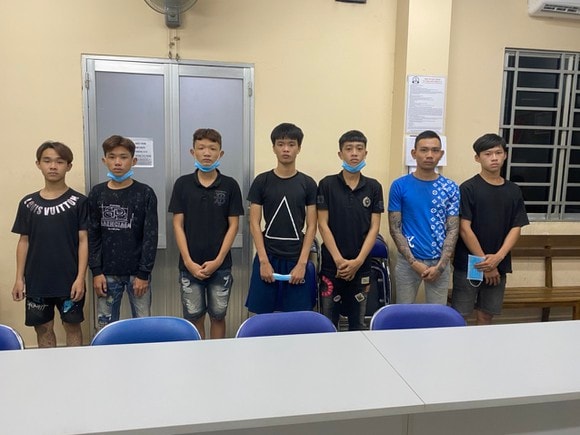 Nhóm đối tượng tại cơ quan công an