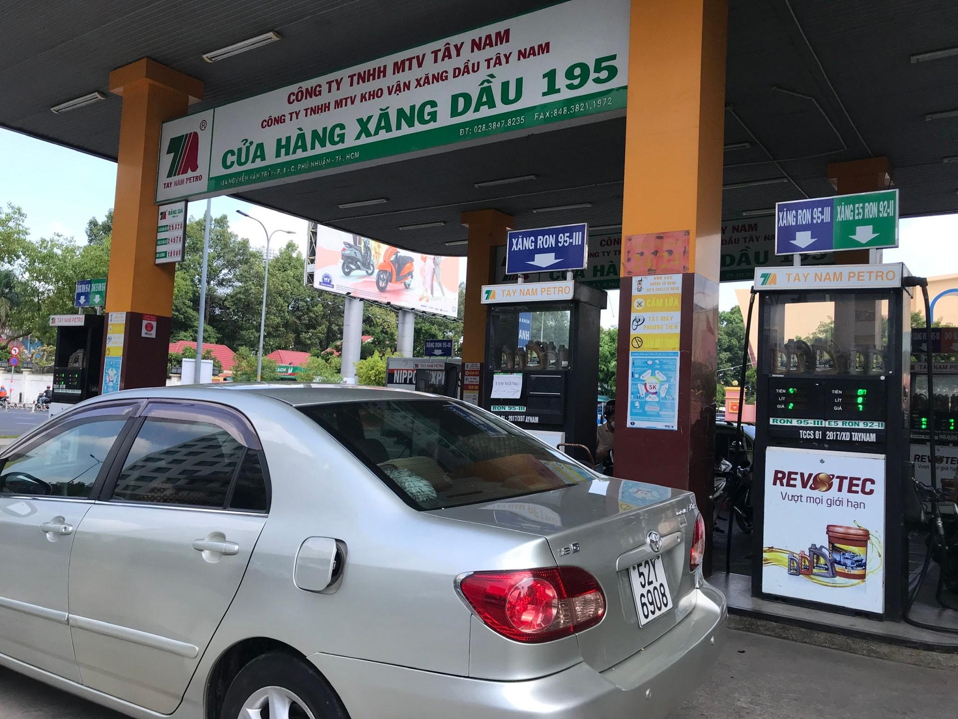 Không để đứt gãy nguồn cung xăng dầu  ​