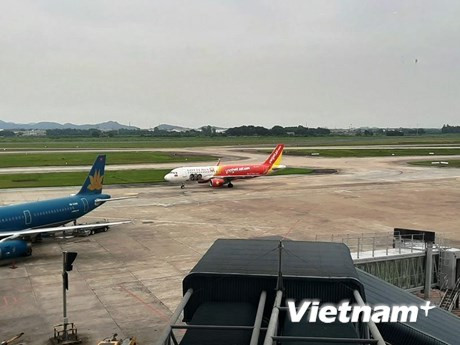 Các hãng hàng không yêu cầu khách cần theo dõi lịch bay thường xuyên