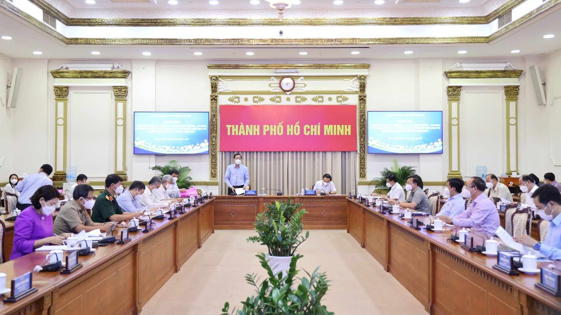 Toàn cảnh phiên họp. Ảnh: Linh Nhi.