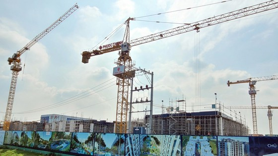 Công trình xây dựng nhà ở cho công nhân tại TP Thủ Đức với quy mô 1.000 căn hộ. Ảnh: THU HƯỜNG
