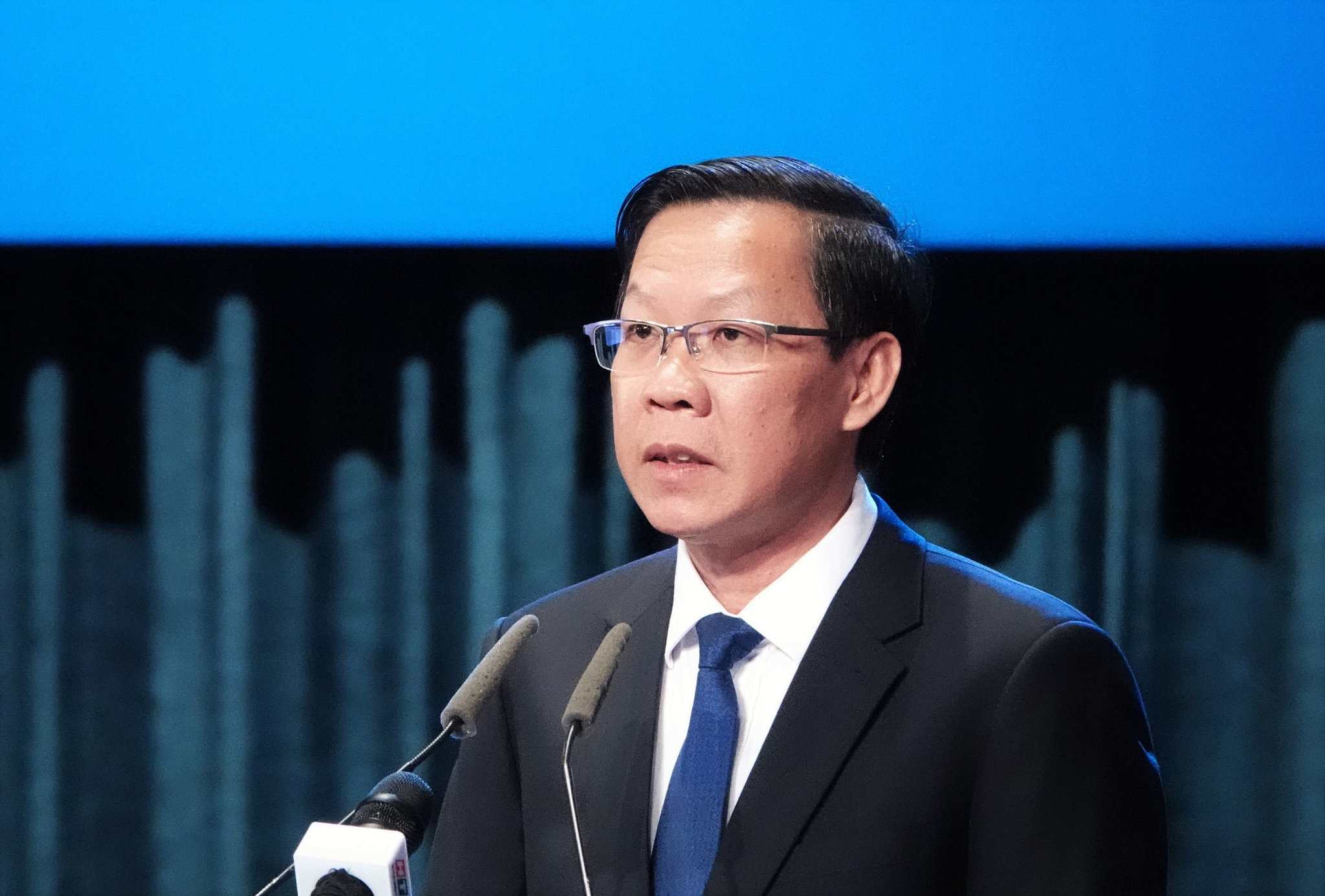Ông Phan Văn Mãi, Chủ tịch UBND TP.HCM