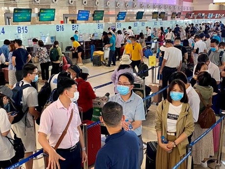 Giá vé máy bay đến nhiều điểm du lịch tăng cao trong dịp 30/4-1/5