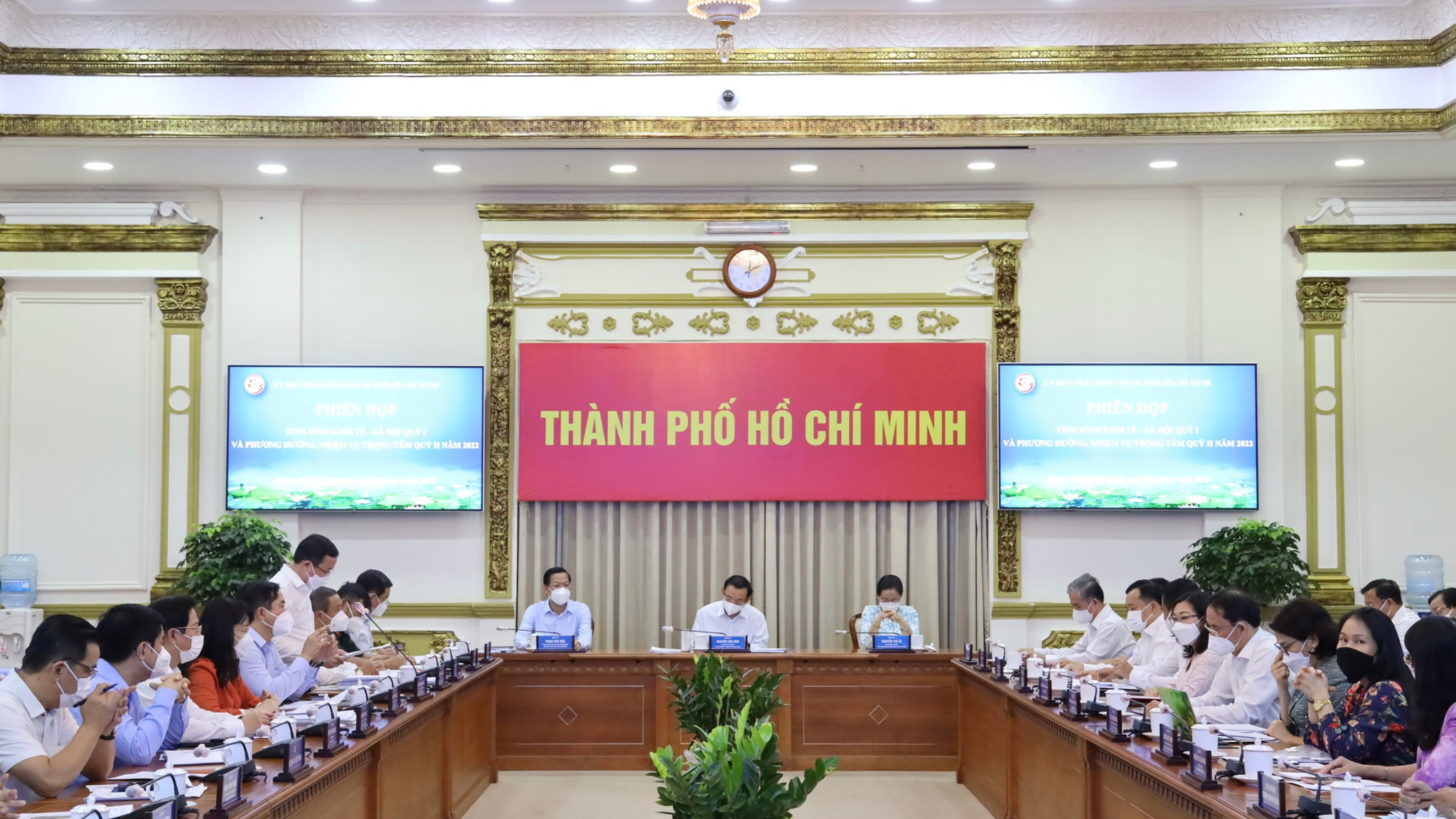Toàn cảnh phiên họp. Ảnh: Linh Nhi.