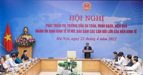 Thủ tướng: Làm trong sạch thị trường, bảo vệ quyền và lợi ích hợp pháp của nhà đầu tư, doanh nghiệp  ​
