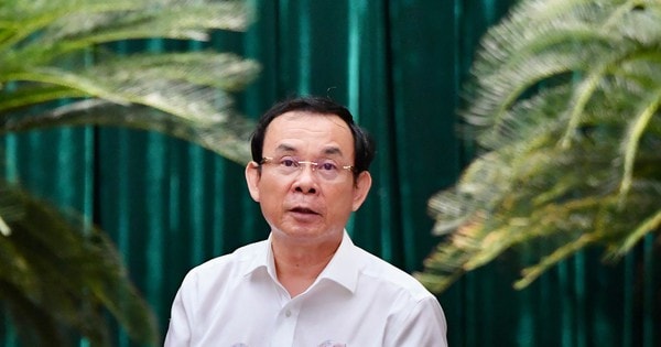 Bí thư Thành ủy TPHCM: Hiện thực hóa chương trình nhà ở xã hội, giải tỏa nhà tạm trên kênh rạch