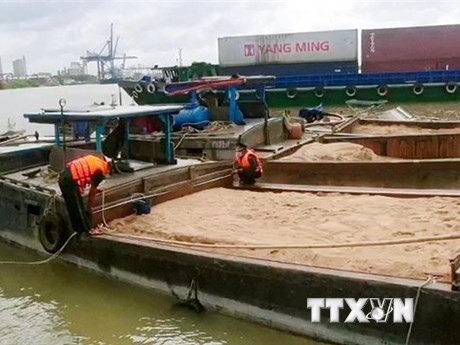 Triệt phá đường dây khai thác cát quy mô lớn tại khu vực biển Cần Giờ