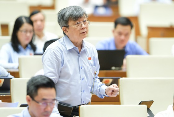 ĐB Trương Trọng Nghĩa (TPHCM) phát biểu tại nghị trường sáng 10-6-2022. Ảnh: QUANG PHÚC