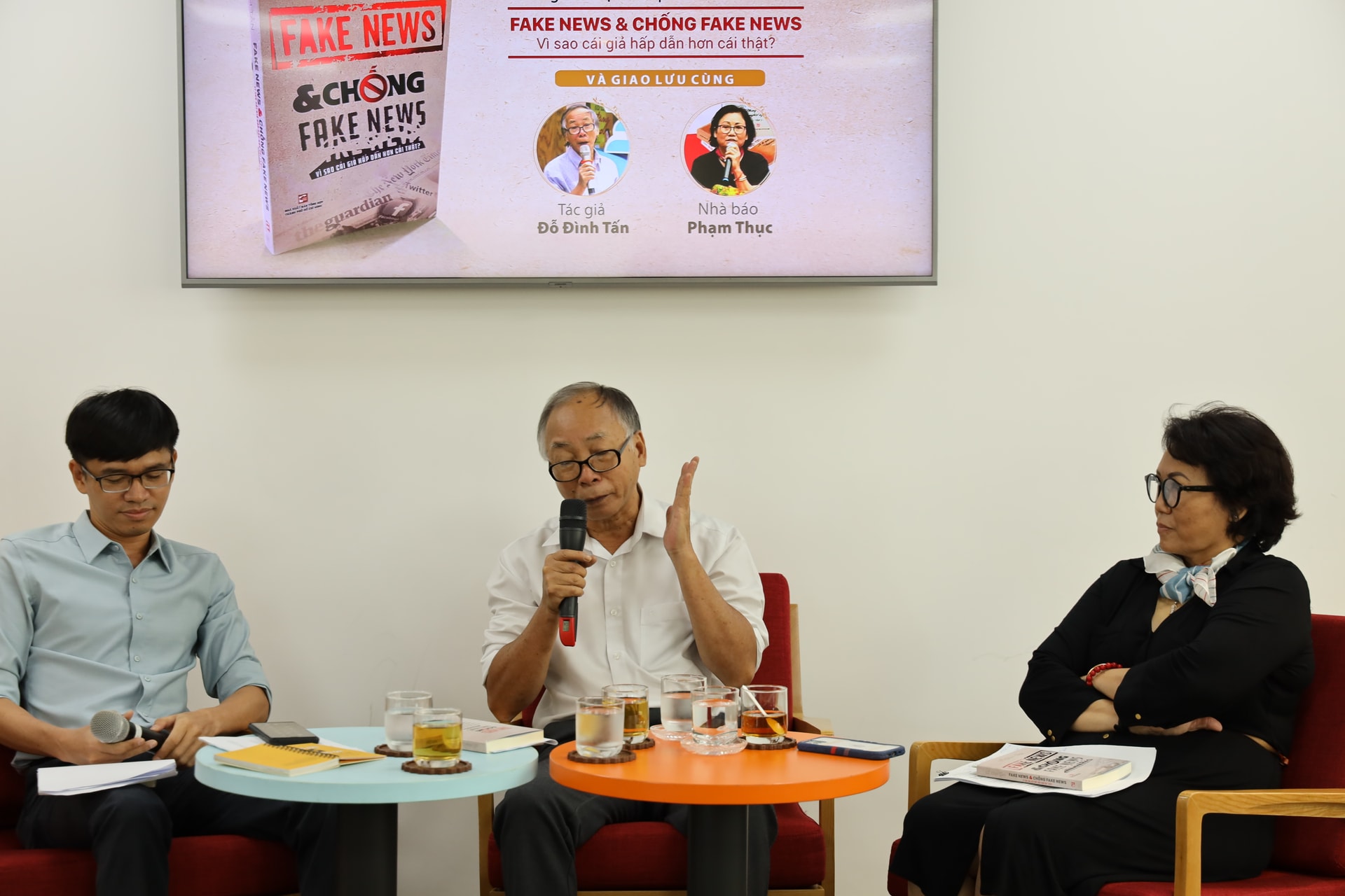 Ra mắt tác phẩm “Fake News và Chống Fake News – Vì sao cái giả hấp dẫn hơn cái thật?”