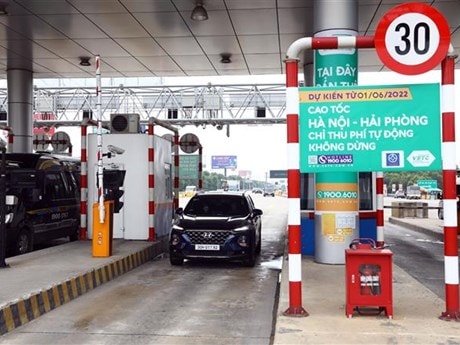 Triển khai thu phí điện tử không dừng đồng bộ trên toàn quốc từ 1/8