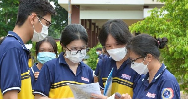 Thí sinh cả nước hoàn thành bài thi tổ hợp