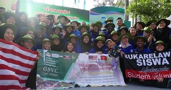 Tình nguyện viên Malaysia tham gia chiến dịch tình nguyện Mùa hè xanh