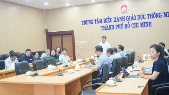 Lãnh đạo Sở GD-ĐT TPHCM tổ chức tập huấn SGK lớp 7 và 10 triển khai CT GDPT 2018.