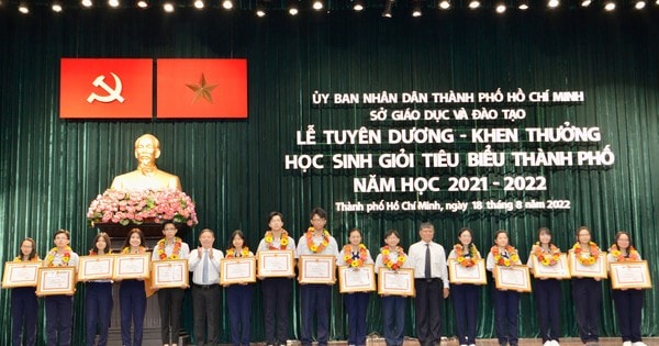 TPHCM khen thưởng 486 học sinh giỏi tiêu biểu năm học 2021-2022