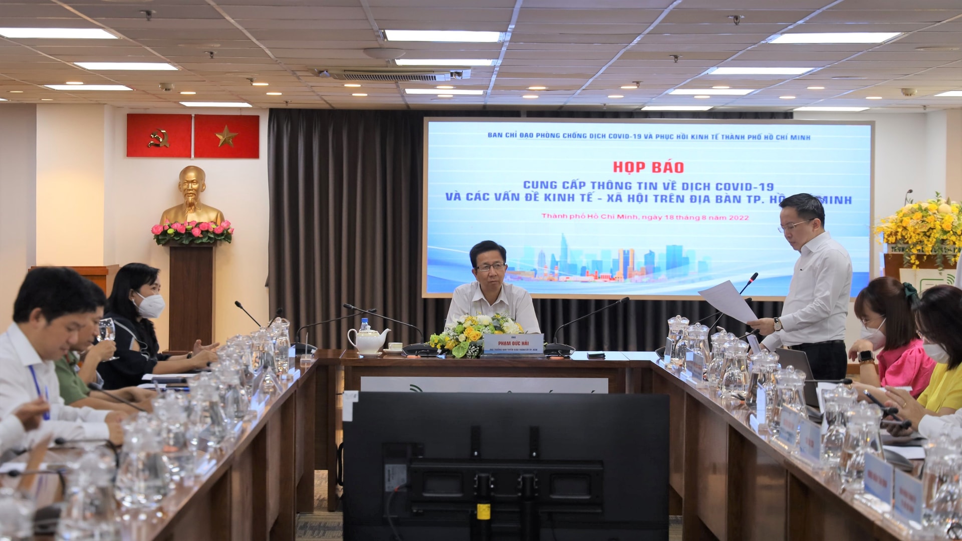 Quang cảnh cuộc họp. Ảnh: HUYỀN MAI