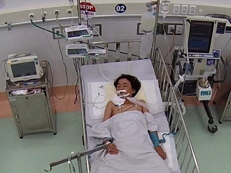 Cứu sống một bệnh nhi 13 tuổi nguy kịch do rắn cạp nia cắn