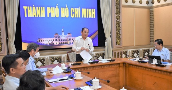 Giám đốc Sở Y tế TPHCM Tăng Chí Thượng: Thành phố đang trong tình trạng dịch chồng dịch