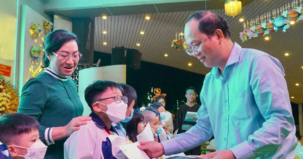 Đêm trăng yêu thương