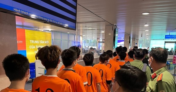 Công an TPHCM trục xuất 14 người nước ngoài nhập cảnh trái phép