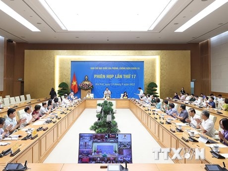 Thủ tướng: Không để thiếu thuốc, sinh phẩm, vật tư y tế