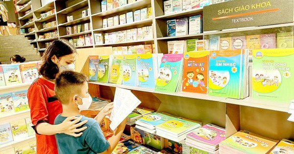 TPHCM: Gấp rút cung ứng SGK cho học sinh trước ngày 16-9