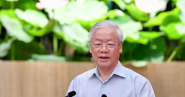 Thành phố Hồ Chí Minh cần phát huy mạnh hơn nữa truyền thống anh hùng, kinh nghiệm đổi mới, nỗ lực phấn đấu,  thực hiện tốt hơn nữa vai trò là đầu tàu và động lực phát triển của vùng Đông Nam bộ và cả nước