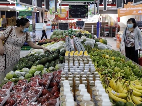 Nông sản, thực phẩm Việt và hàng nhập khẩu chạy đua vào kênh bán lẻ