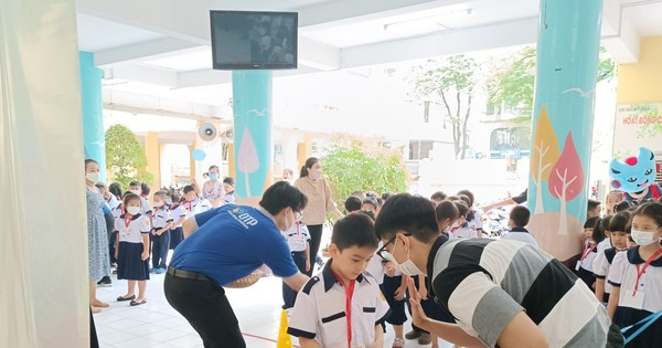 TPHCM: Nhiều giải pháp đảm bảo mục tiêu 100% học sinh lớp 3 được học tiếng Anh và Tin học