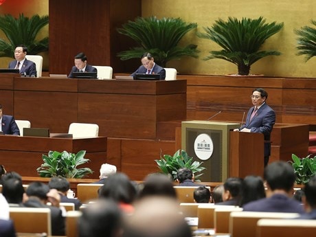 Thủ tướng: Có chính sách phù hợp trong điều hành giá điện, xăng dầu