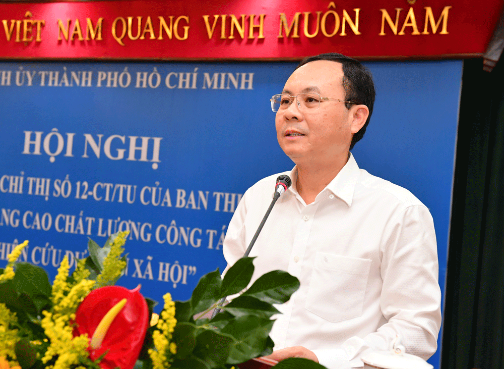 Phó Bí thư Thành ủy Nguyễn Văn Hiếu phát biểu tại hội nghị. Ảnh: VIỆT DŨNG