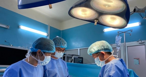 Phẫu thuật thành công bệnh nhân có bướu hai bên tuyến thượng thận kích thước lớn, hiếm gặp