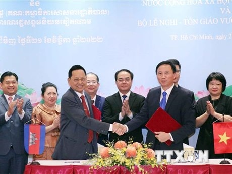 Việt Nam-Campuchia tăng cường hợp tác trong lĩnh vực tôn giáo
