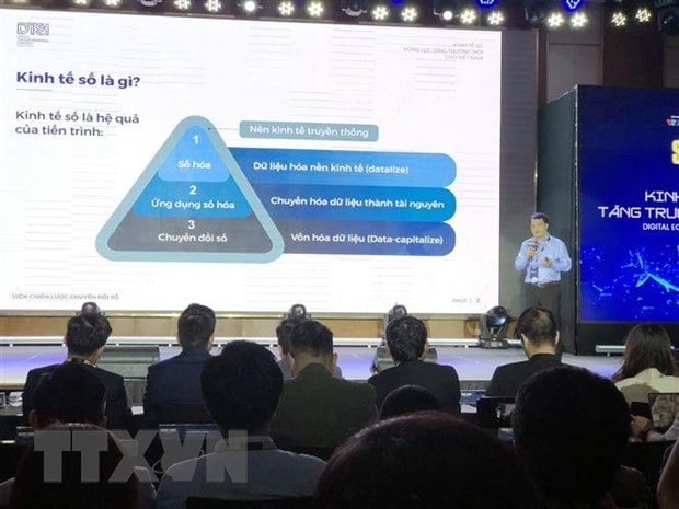 Chuyên gia cập nhật xu hướng nền kinh tế số tại Shark Tank Forum 2022. (Ảnh: Mỹ Phương/TTXVN)
