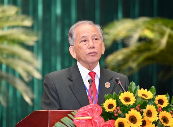 Đồng chí Dương Quang Hà tái đắc cử Chủ nhiệm Câu lạc bộ Truyền thống kháng chiến TPHCM. Ảnh: VIỆT DŨNG