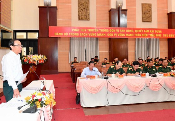 Hội nghị phiên cuối năm 2022 của Đảng ủy Quân sự TPHCM thảo luận, cho ý kiến nhiều nội dung quan trọng liên quan đến phương hướng, nhiệm vụ cho năm tới. Ảnh: VIỆT DŨNG