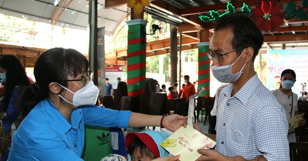 Giữ chân lao động cuối năm