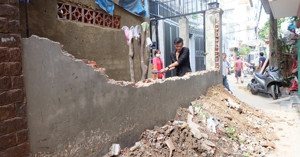 Người dân hẻm 694 đường Nguyễn Kiệm tình nguyện hiến thêm đất để mở rộng hẻm