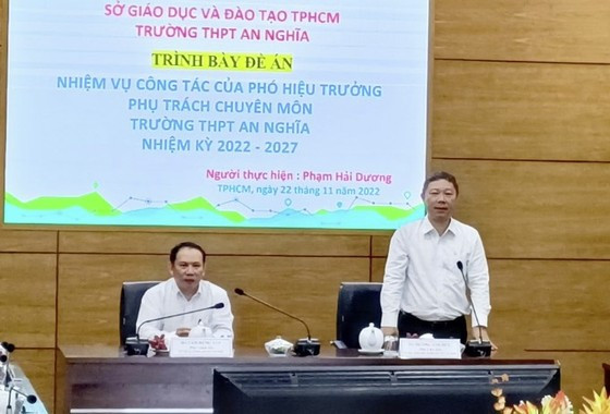 Đồng chí Dương Anh Đức, Phó Chủ tịch UBND TPHCM phát biểu tại vòng thi trình bày đề án (vòng 2 kỳ thi tuyển dụng chức danh cán bộ quản lý các trường THPT)