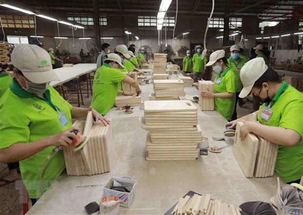 Nhà máy Chế biến gỗ Đức Thành 3 ổn định sản xuất, tăng trưởng doanh thu. (Ảnh: Vũ Sinh/TTXVN)