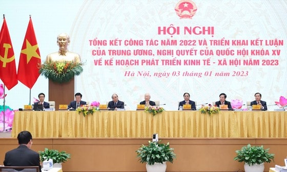 Các đồng chí lãnh đạo Đảng, Nhà nước dự hội nghị. Ảnh: VIẾT CHUNG