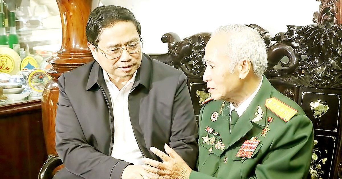 Lãnh đạo Trung ương và TPHCM thăm, chúc tết các cá nhân, đơn vị