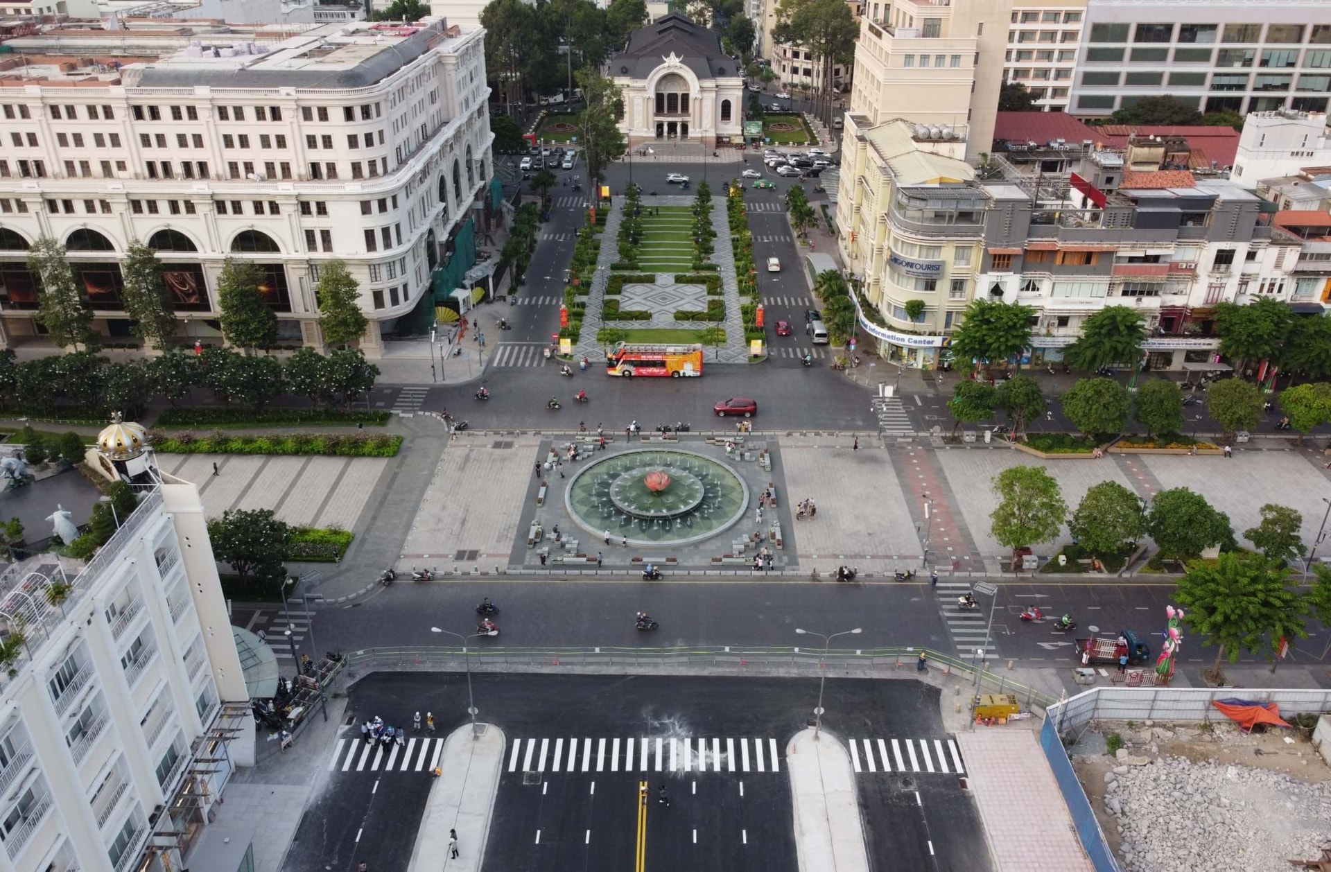 Tổ chức giao thông tại khu vực giao lộ Nguyễn Huệ - Lê Lợi và Công trường Quách Thị Trang