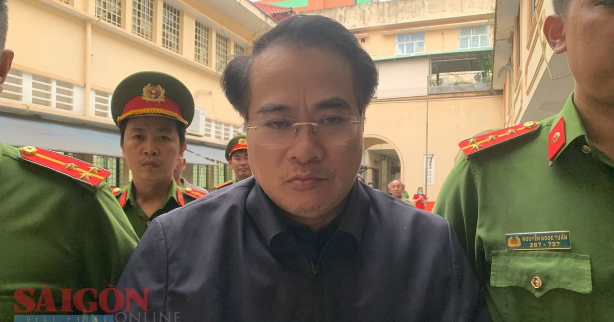 Công an TPHCM bắt Cục trưởng Cục Đăng kiểm Việt Nam