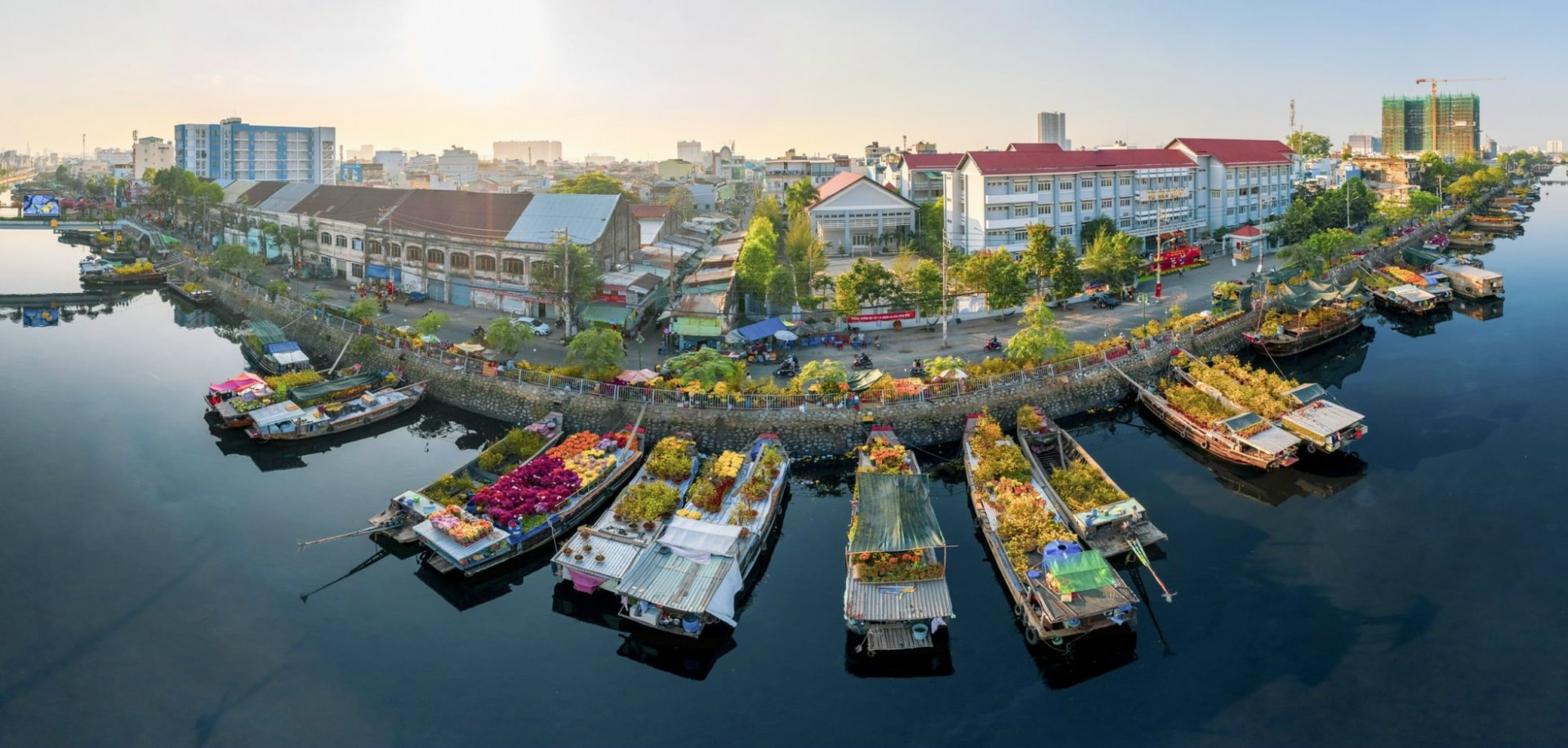 Từ ngày 16/1 đến ngày 20/1/2023: Tổ chức giao thông phục vụ Chợ Hoa Xuân “Trên bến dưới thuyền"